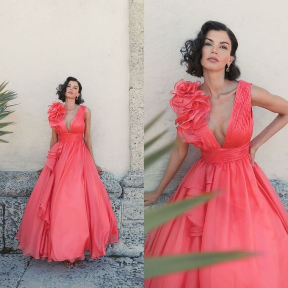 MAC DUGGAL Coral Ruffle Shoulder V-Neck Chiffon Gown Size...